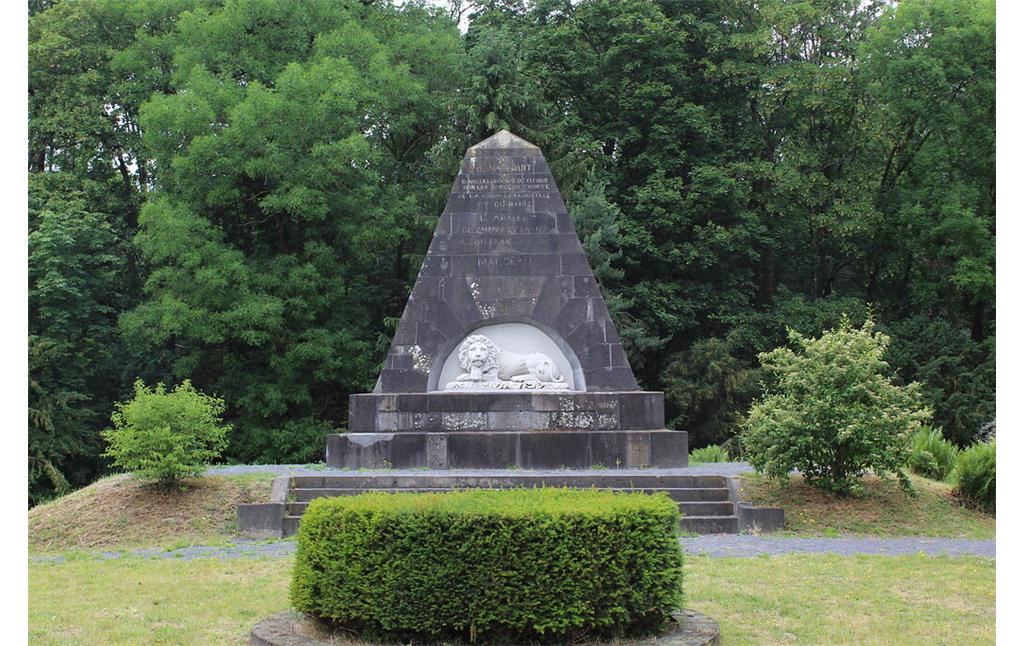 Marceau-Denkmal auf dem Friedhof französischer Soldaten in Lützel (2020).