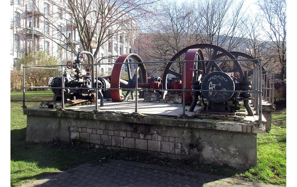 Kompressorräder ("Stollwerck-Kompressor") der früheren Stollwerck-Fabrikanlagen in Köln-Altstadt-Süd, Severinsmühlengasse (2019).