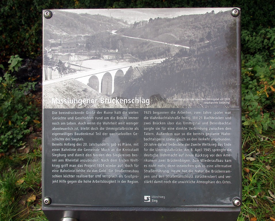 Informationstafel zur Ummigstalbrücke der Wahnbachtalstraße bei Seligenthal (2016).