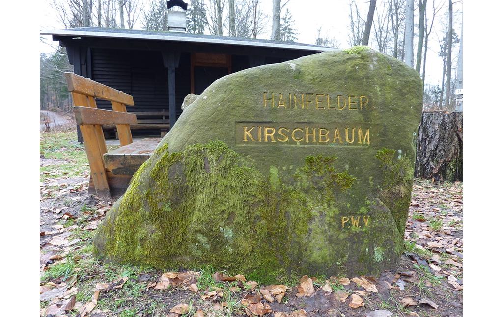 Ritterstein Nr. 77 Hainfelder Kirschbaum südlich von Helmbach und Appenthal (2013)