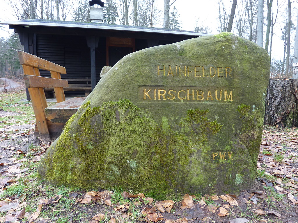 Ritterstein Nr. 77 Hainfelder Kirschbaum südlich von Helmbach und Appenthal (2013)