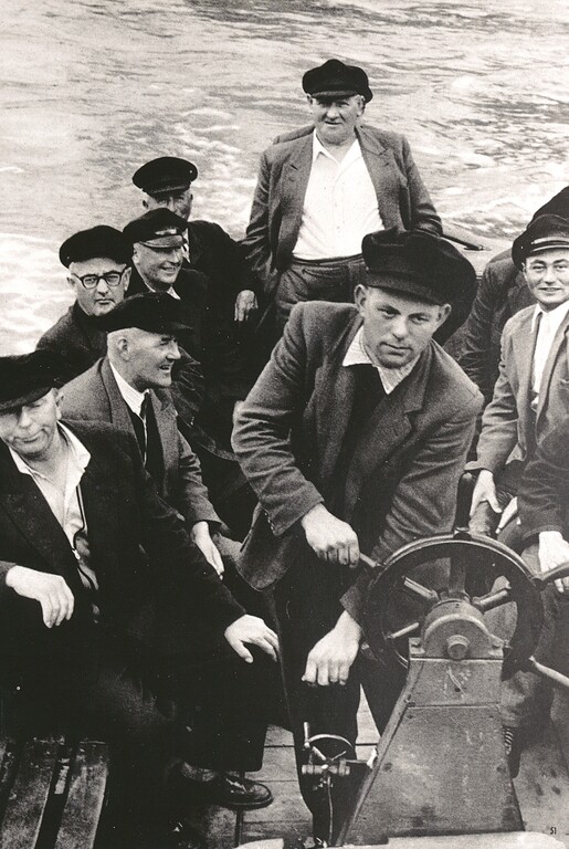 Kauber Lotsen im Versetzboot auf dem Rhein (1950er Jahre)