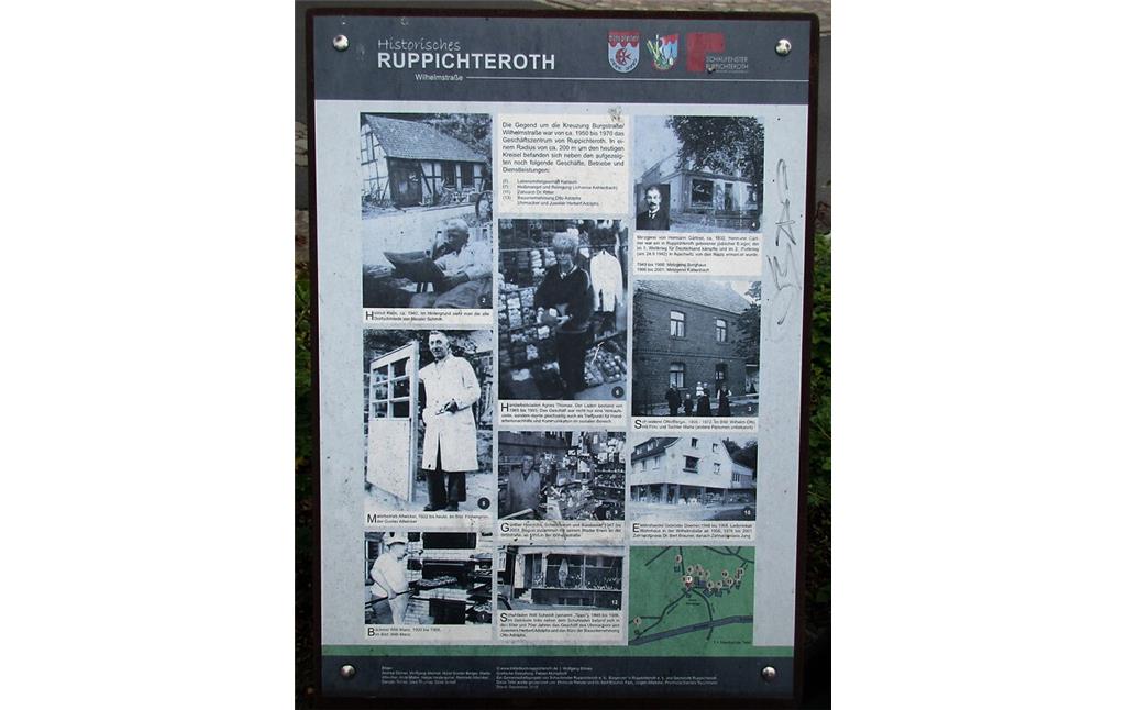 Informationstafel "Historisches Ruppichteroth" zur Geschichte des alten Ortskerns an der Burgstraße (2021).