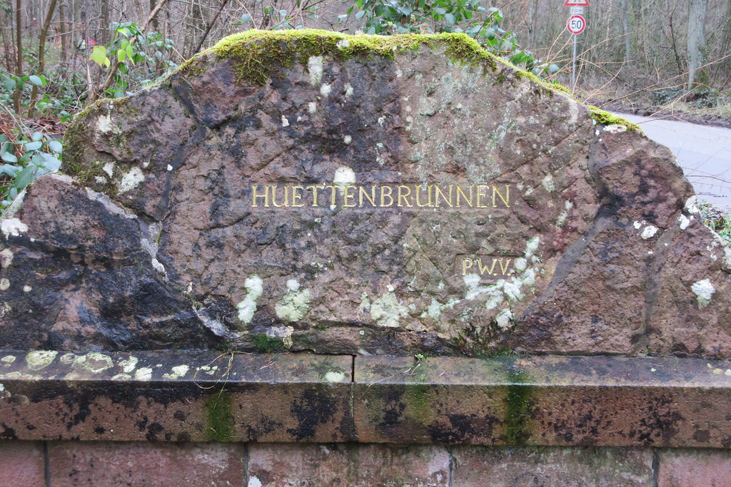 Ritterstein Nr. 235 Huettenbrunnen an der Schänzelstraße im Edenkobener Tal (2018)