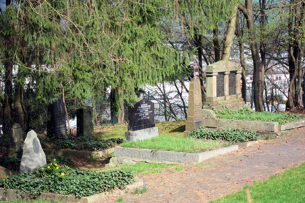 Gräber auf dem Jüdischen Friedhof am Ersfeld in Eitorf (2014)