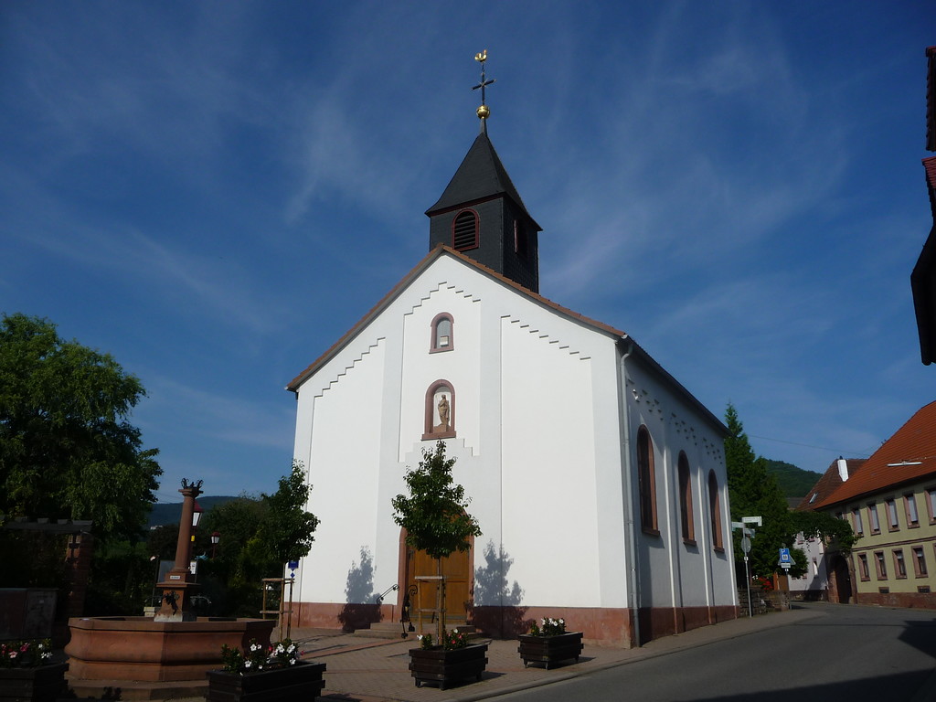 Die Alsterweiler Kapelle im gleichnamigen Ortsteil von Maikammer (2010