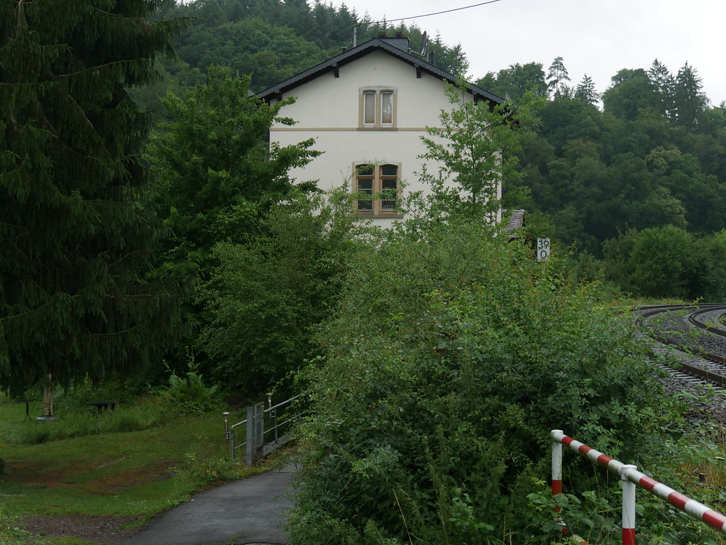Ostansicht des Streckenwärterhauses bei Runkel-Arfurt (2017)