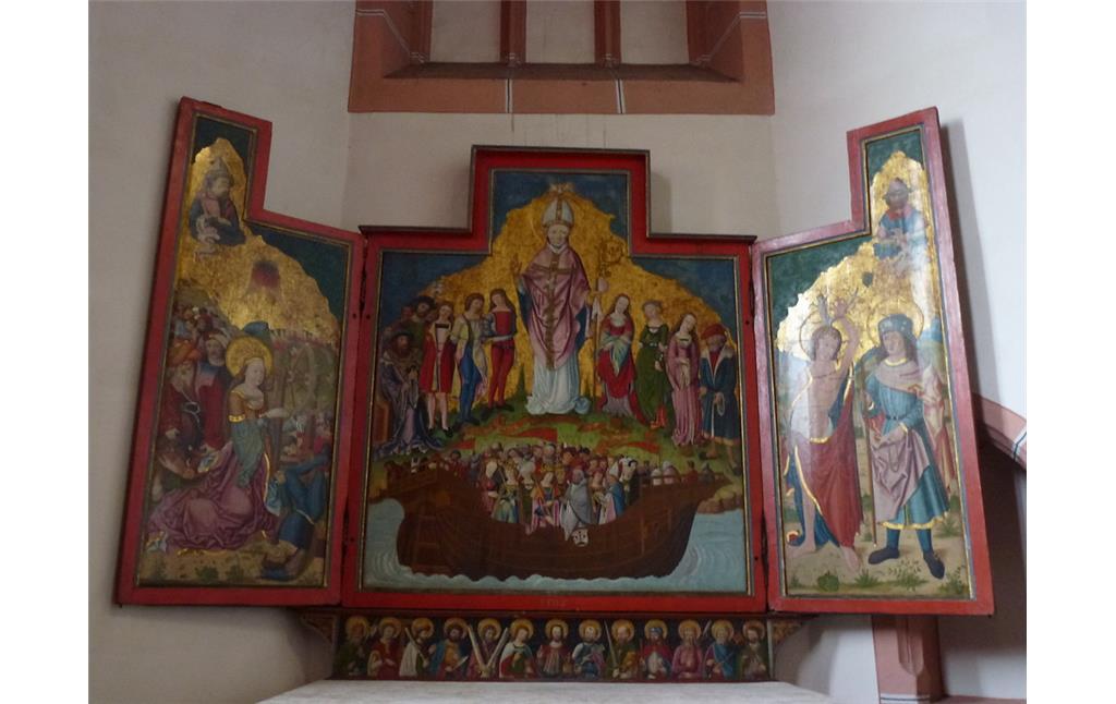 Der Nikolausaltar in Form eines Triptychons in der Seitenapsis der Liebfrauenkirche in Oberwesel (2016).
