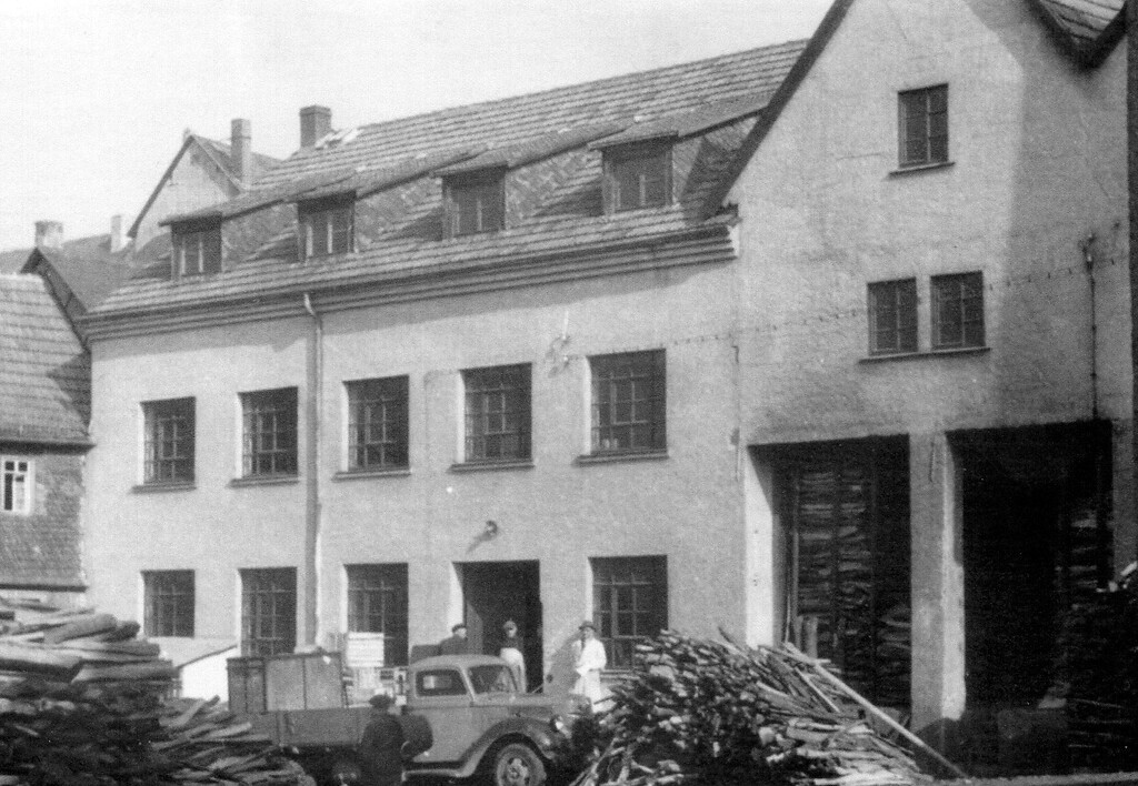 Historische Fotografie der ehemaligen Gebäude der Manufaktur Merkelbach (um 1936)