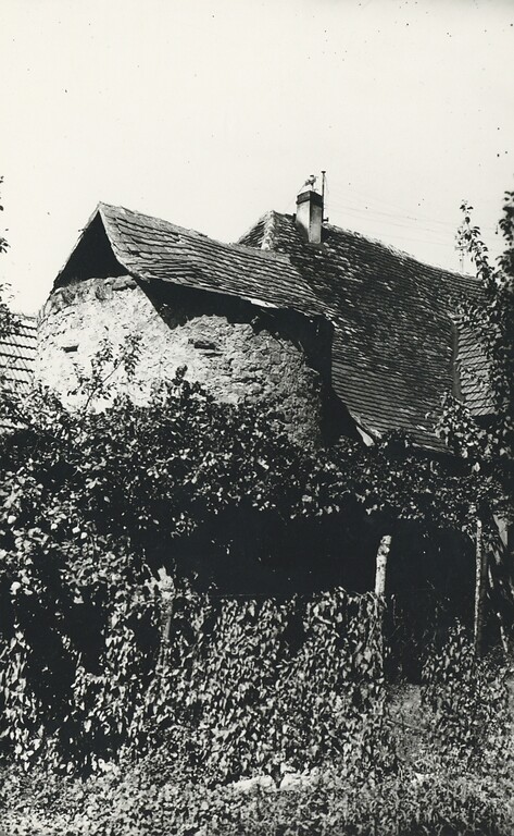 Reste der alten Ortsbefestigung von Kirrweiler in der Pfalz (1930)