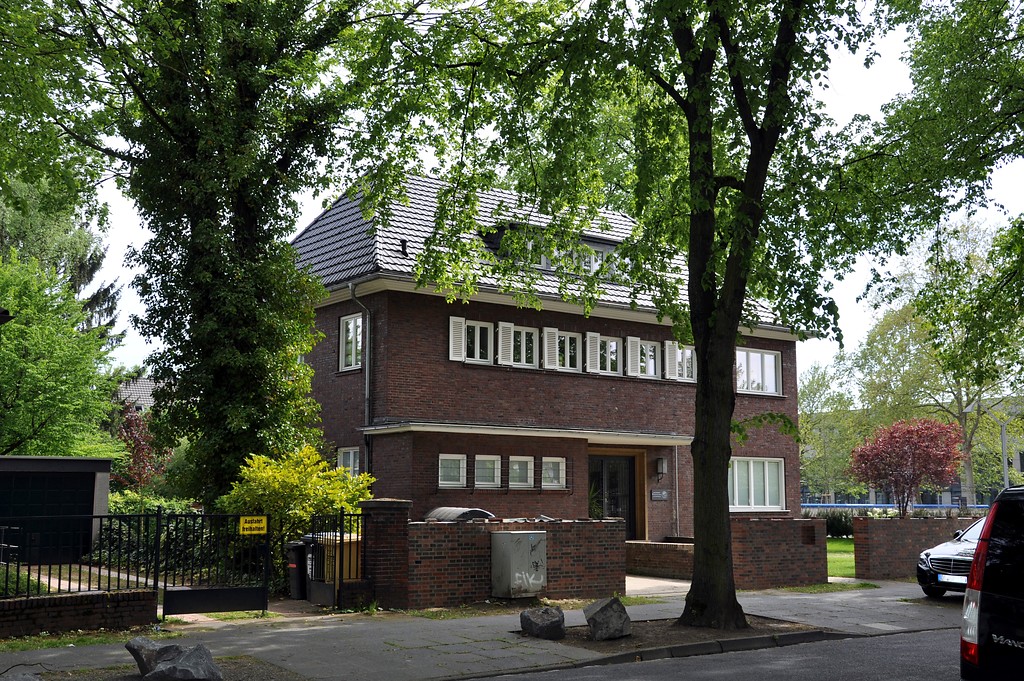 Wohnhaus Friedrich-Wilhelm-Straße 2 im Bonner Regierungsviertel (2016)