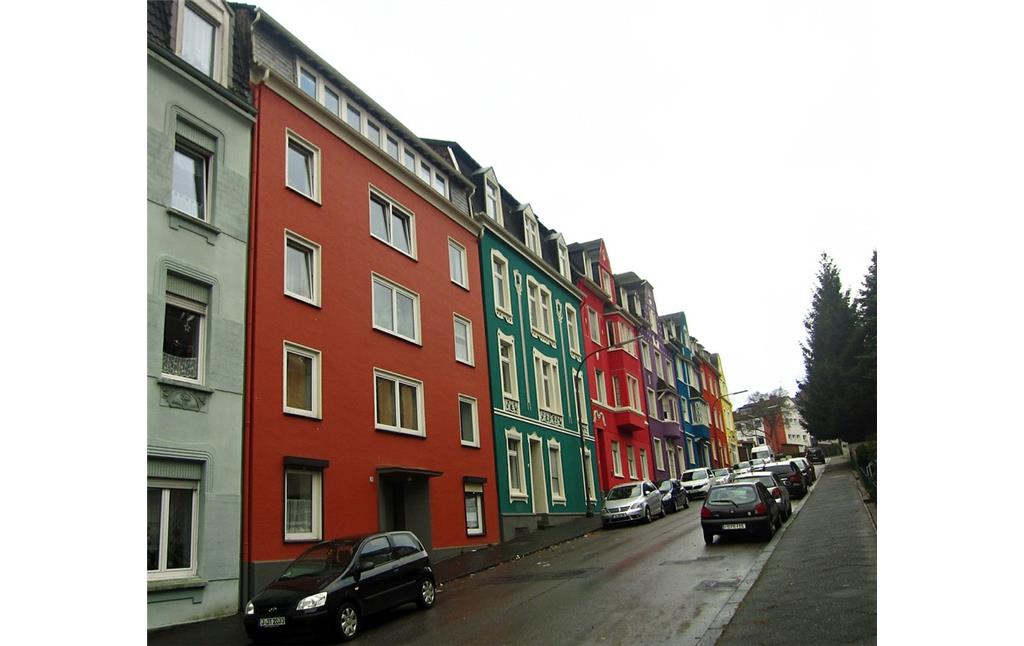 Die früher genossenschaftlichen Wohnhäuser in der Elsternstraße in Barmen, Ansicht aus östlicher Richtung (2014).
