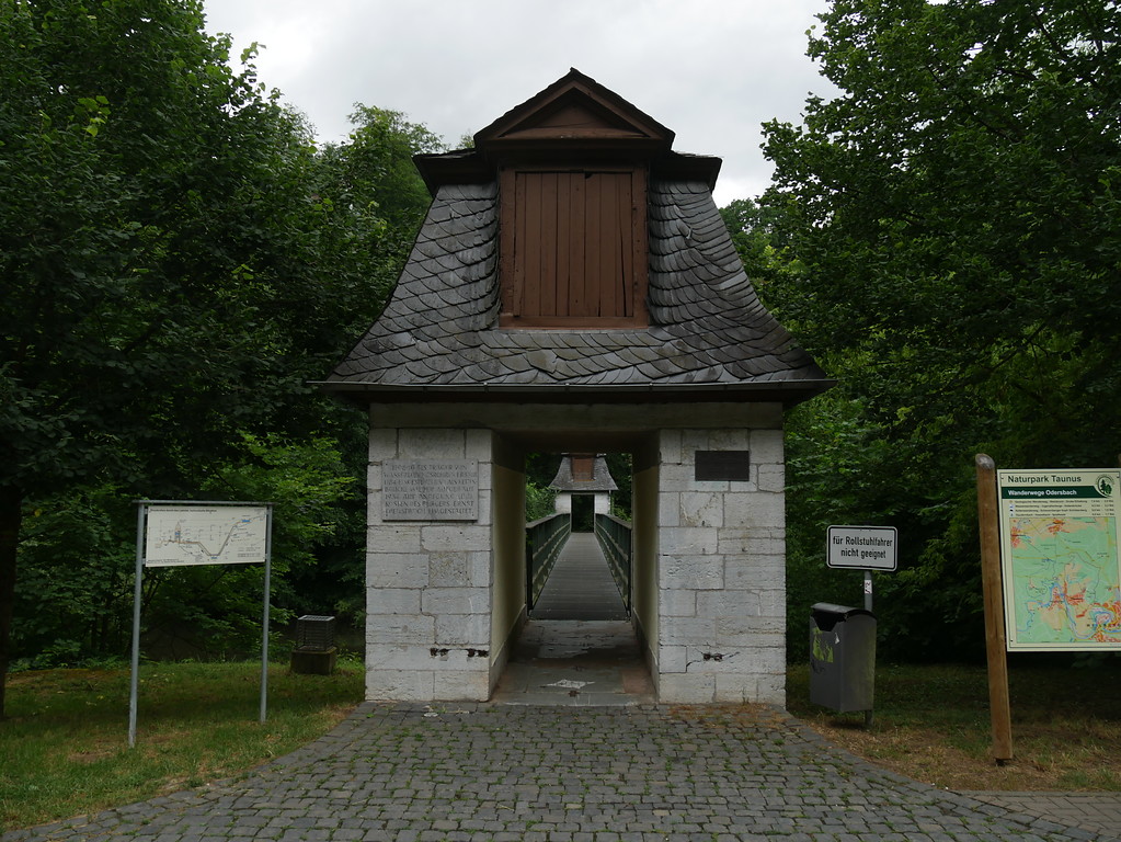 Östlicher Zugang zum Ernst-Dienstbach-Steg in Weilburg (2017)