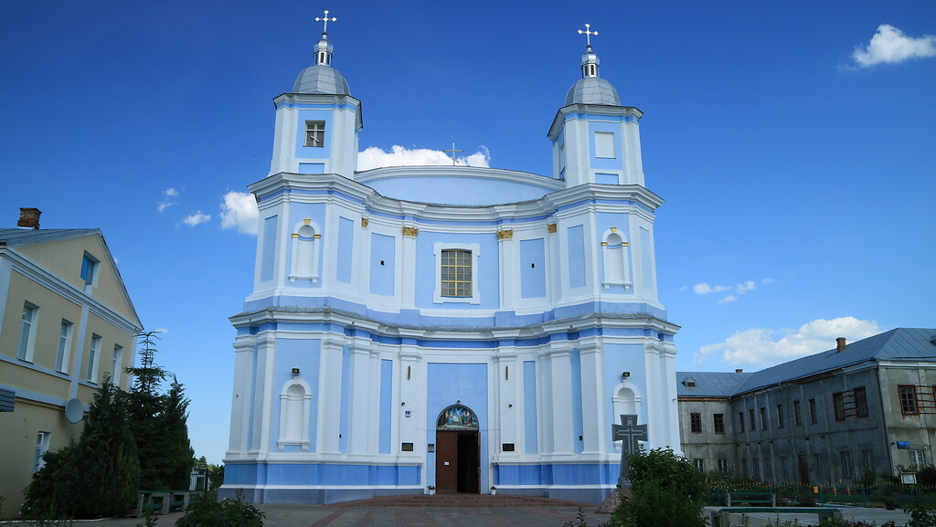 Front view of the Cathedral of the Nativity of Christ in Volodymyr-Volynskyi (2021)