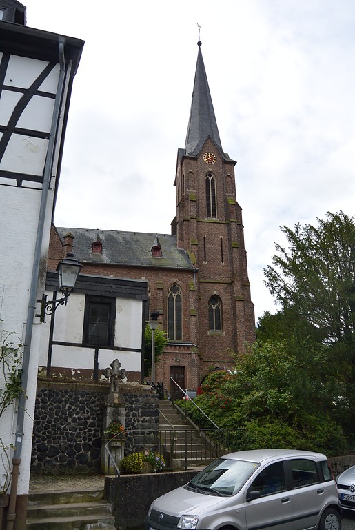 Teilansicht der Kirche in Remagen-Unkelbach (2014)