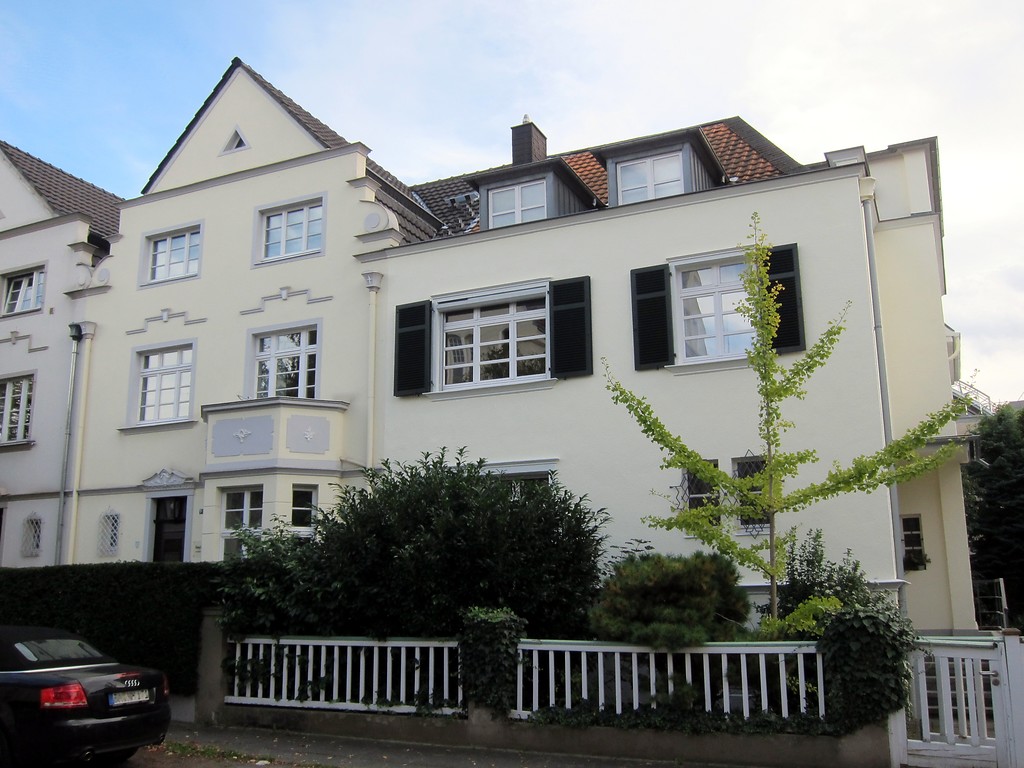 Wohnhäuser Coburger Straße 1b (linker Gebäudeteil) und 1c (rechter Gebäudeteil) in Bonn (2014)