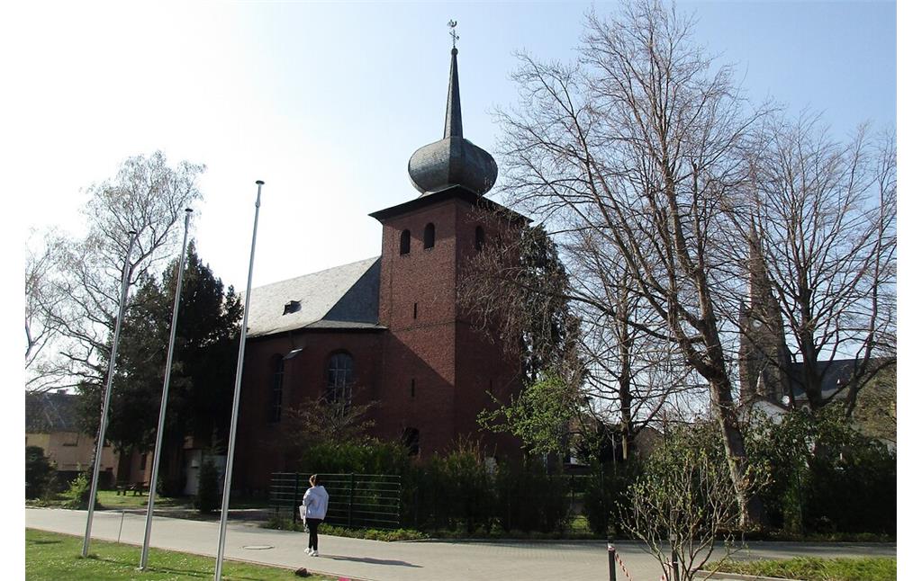 Das heute als Gemeindezentrum "Aegidiussaal" genutzte Barockkirchlein von 1744 in Bornheim-Hersel (2022), hier befand sich einst das wohl schon vor dem Jahr 1250 aufgelöste Augustiner-Chorherrenstift Hersel.