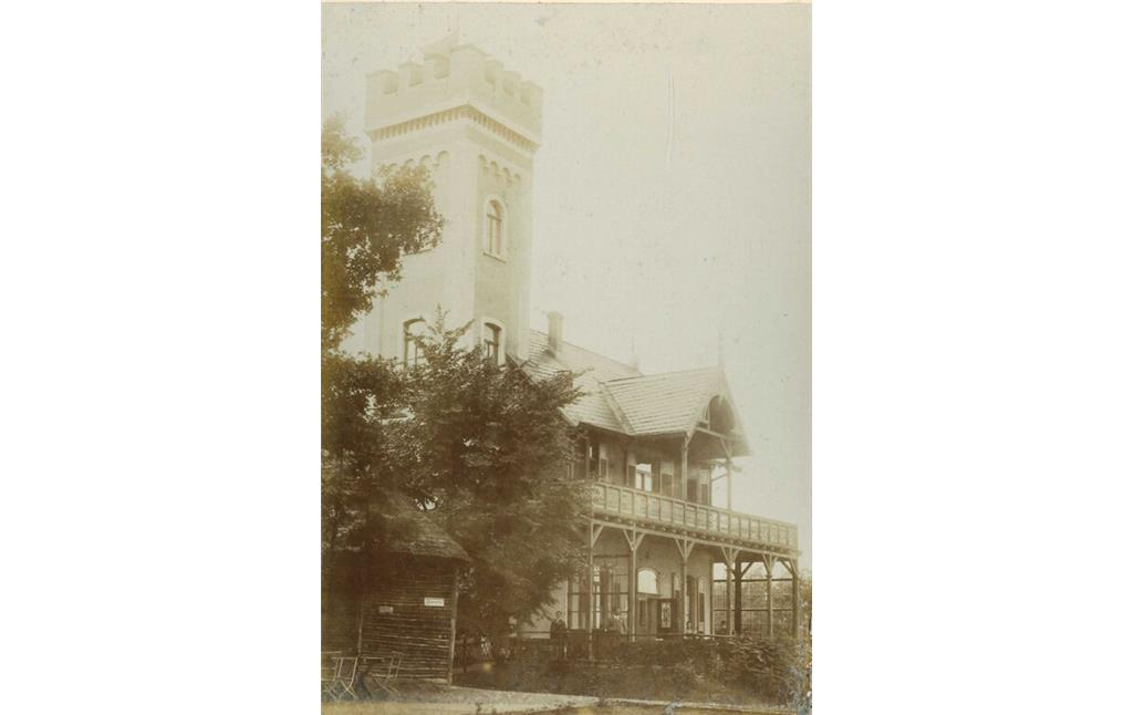 Der im Stil einer mittelalterlichen Burg gehaltene Turm am Berghotel Rittersturz (um 1900)