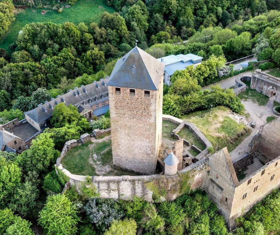 Bergfried der Burg Lichtenberg (2020)
