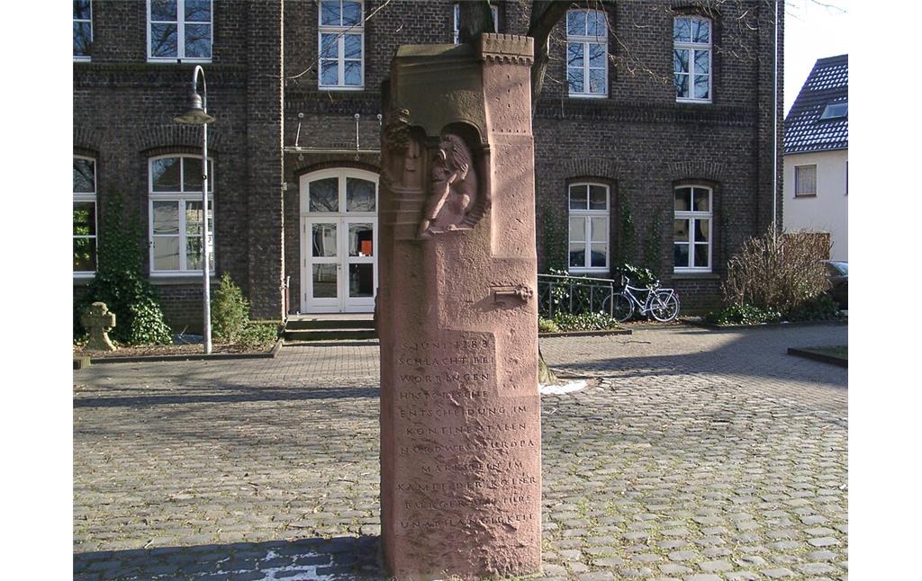 Denkmal zur Erinnerung an die Schlacht von Worringen 1288 in Köln-Worringen (2005)