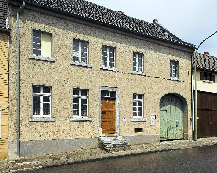 Das Wohnhaus der Synagoge Titz-Rödingen vor der 2008 abgeschlossenen Renovierung.