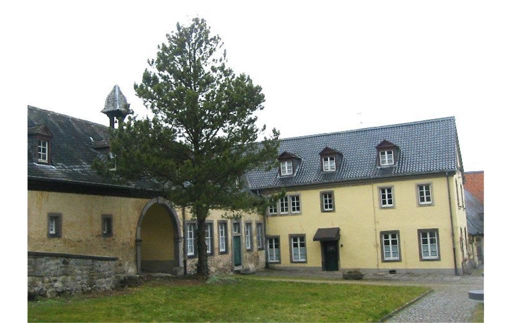 Ehemalige Wirtschaftsgebäude der Abtei Heisterbach (2009).