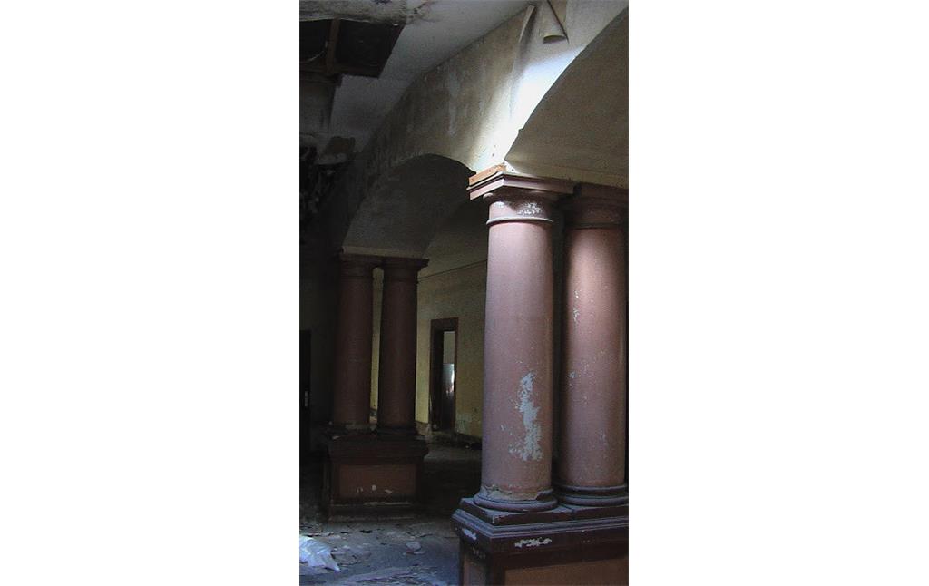 Säulen in einem Innenraum des Klosters Marienberg in Boppard (2009)