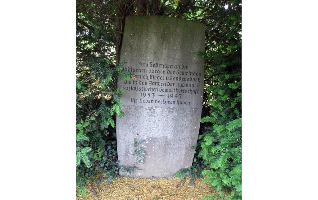 Gedenkstein auf dem jüdischen Friedhof Trierbachweg in Gürzenich (2017)