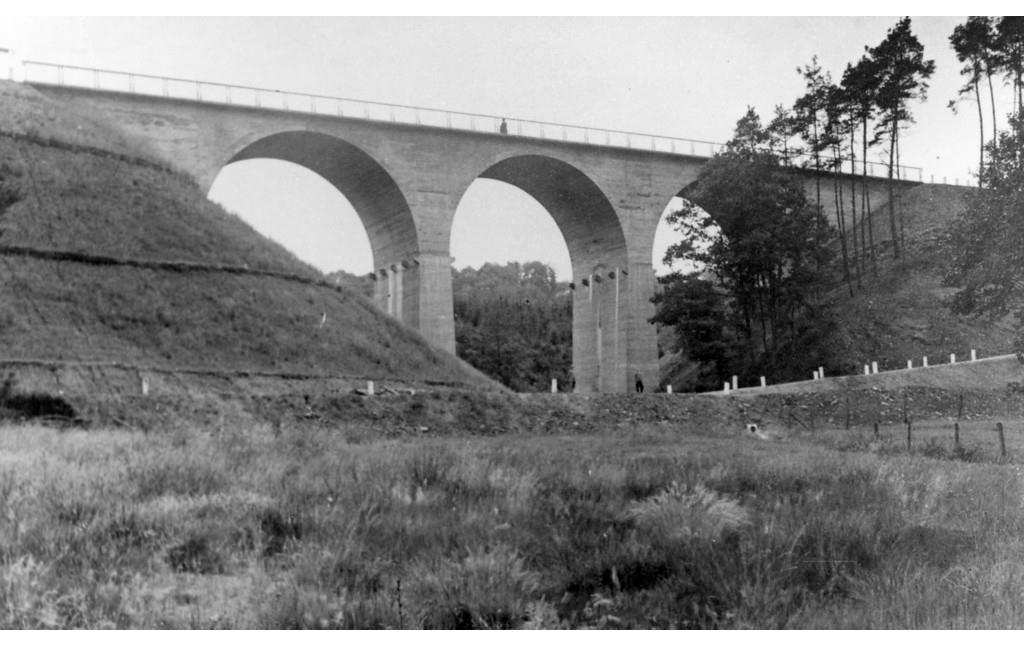 Ummigsbachtalbrücke, Aufnahme aus der Bauzeit 1925-1927.