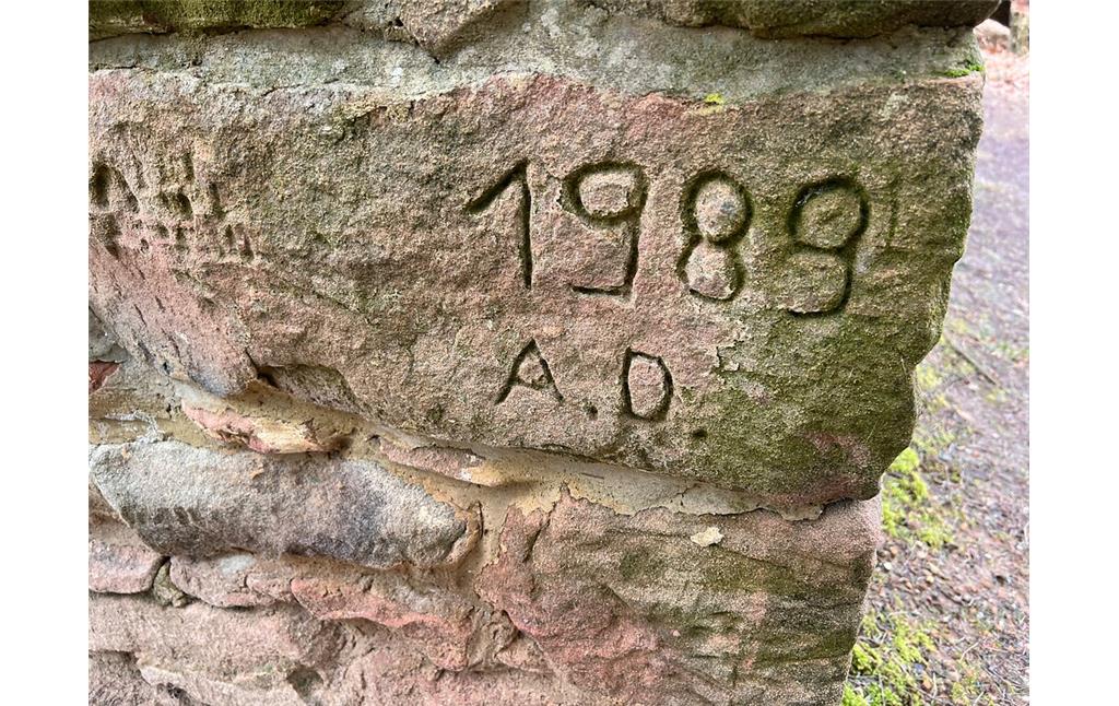 Inschriften an der Ruine Jagdschlösschen Murrmirnichtviel bei Bad Dürkheim
