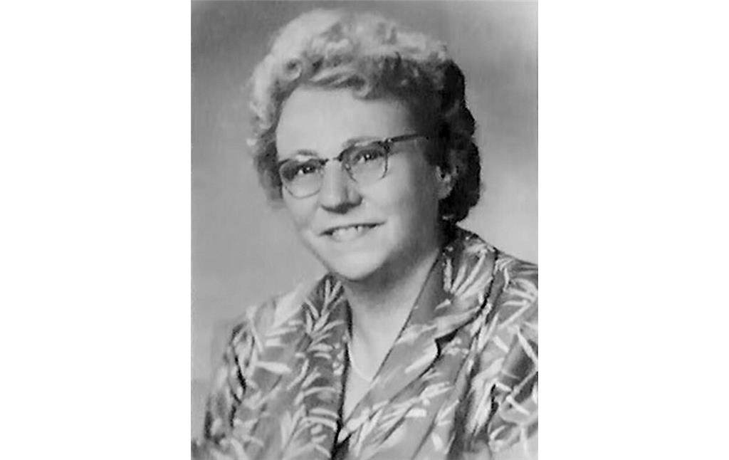 Porträtfoto der Lehrerin Gertrud Bollenrath (1902-1964), die bei dem Flammenwerfer-Attentat in Köln-Volkhoven getötet wurde.