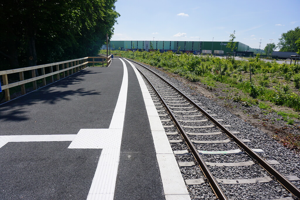 Haltepunkt Kamp-Lintfort Süd am Tag nach der Eröffnung (2020)