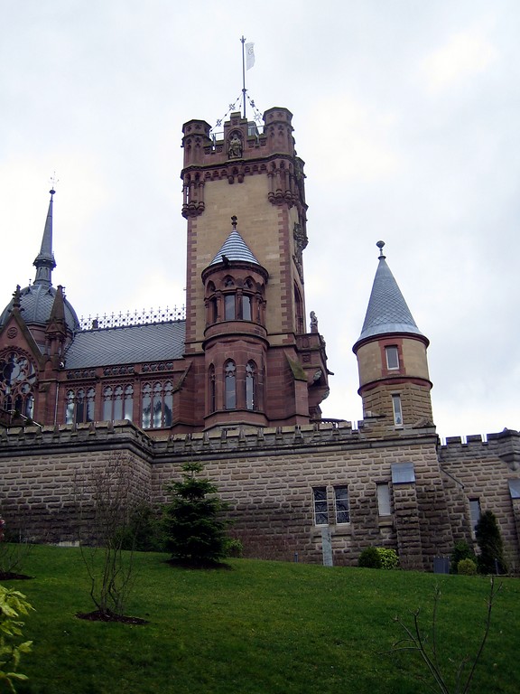 Teilansicht von Schloss Drachenburg in Königswinter (2014)