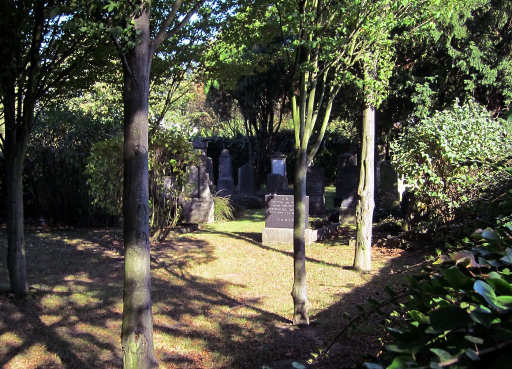 Jüdischer Friedhof Lerchenstraße in Mondorf (2011).