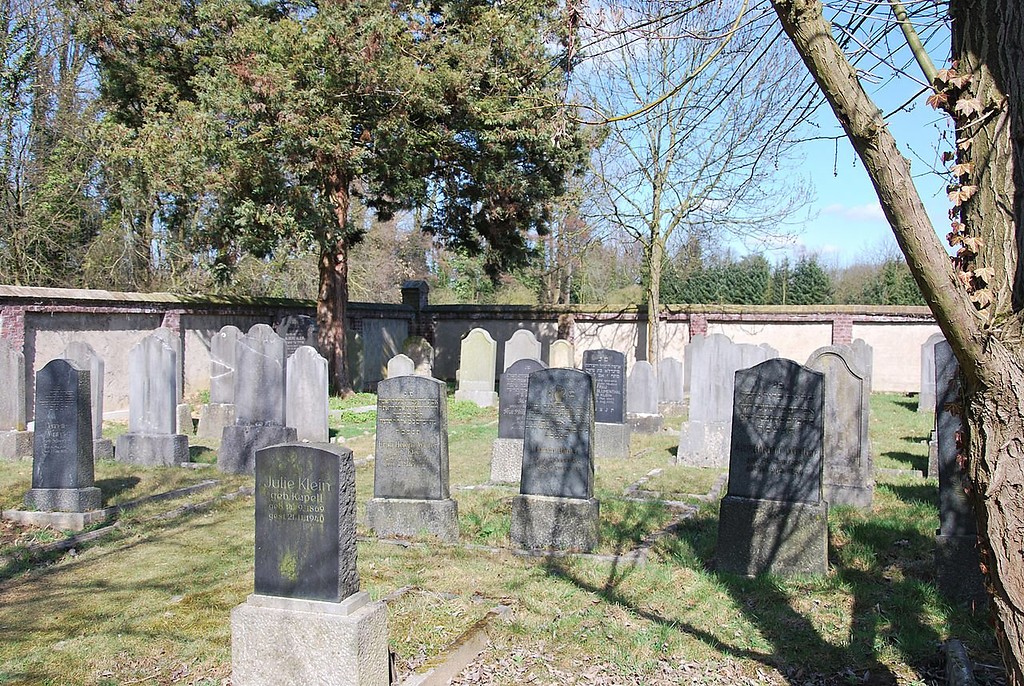 Jüdischer Friedhof Donatusstraße in Pesch, Innenansicht (2012)