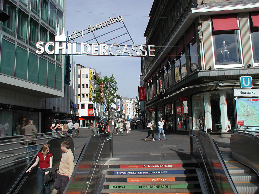 Eingang zur Kölner Schildergasse vom Neumarkt aus (2008)
