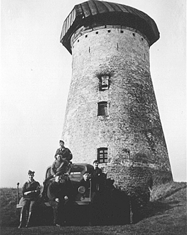 Historische Aufnahme der Alpen-Bönninghardter Turmwindwühle aus der Zeit des Zweiten Weltkriegs