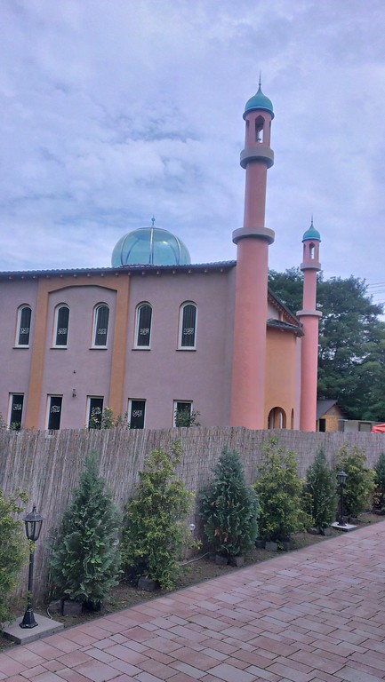 Die beiden Minarette der Tahir-Moschee in Koblenz-Lützel (2014).