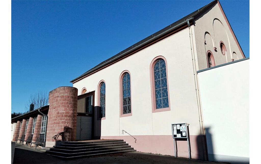 Das Gebäude der 1862-1872 als Neubau errichteten Synagoge Schweich (2021), das im Verlauf der Pogromnacht 1938 geschändete und schwer beschädigte Gotteshaus dient heute als Gedenk- und Kulturstätte mit Dauerausstellung.