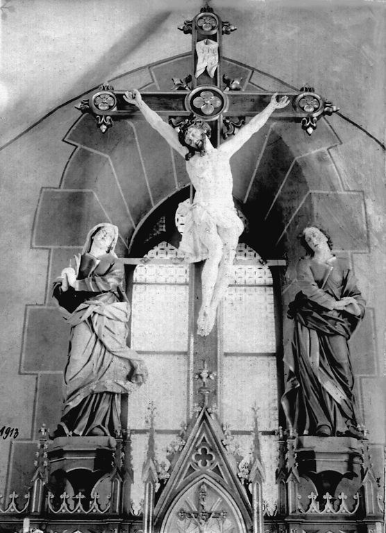 Kreuzigungsgruppe des Mainzer Bildhauers Burkard Zamels, Hofbildhauer des Mainzer Kurfürsten, in der Kirche Maria Himmelfahrt in Dörrebach (um 1920)