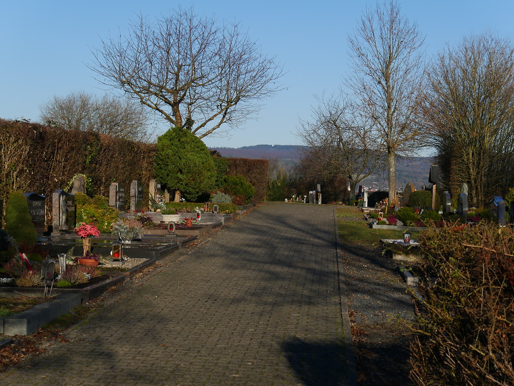 Eingangsbereich des Friedhofs Dörrebach (2016)