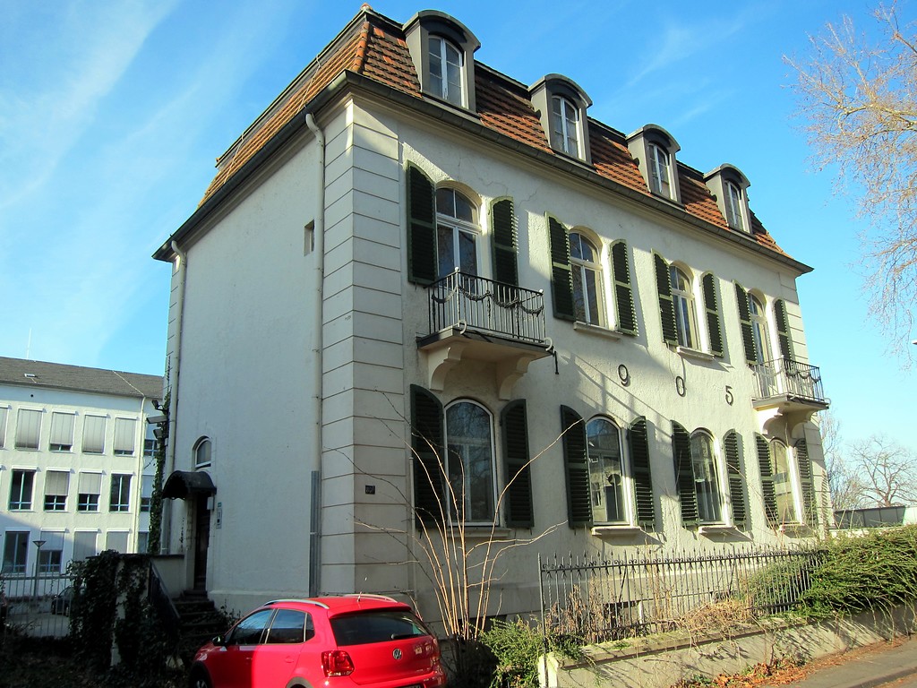 Die Villa "Bungarten / Wendelstadt / Bleibtreu", Adenauerallee 87a, in Bonn (2015).