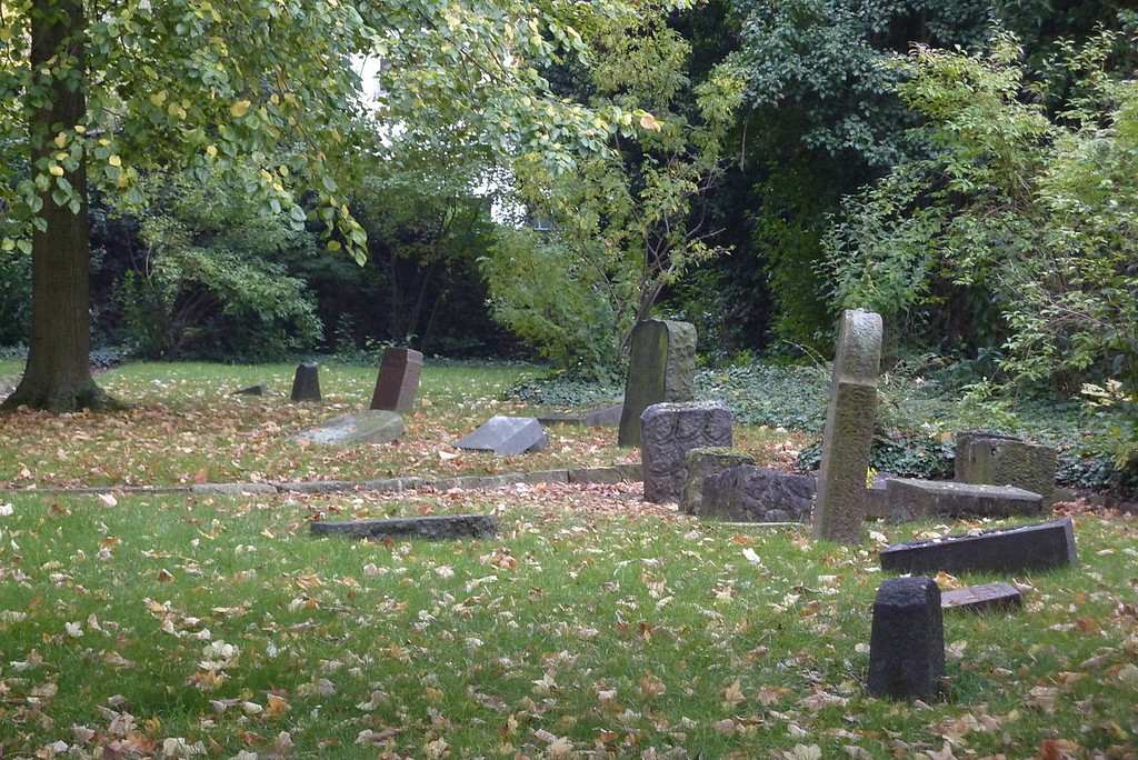 Blick auf das Gräberfeld des jüdischen Friedhofs in der ehemaligen Ladestraße in Rheinbach (2010).