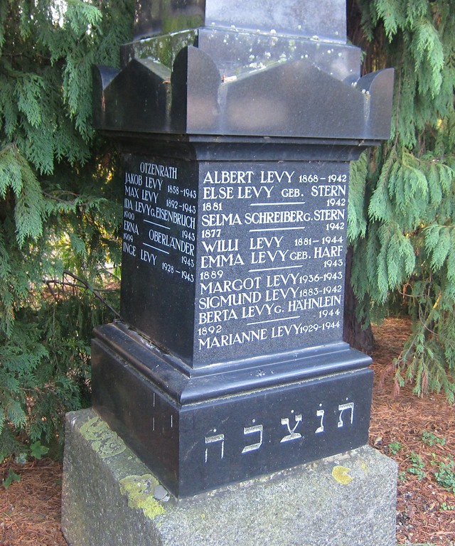 Gedenkstein für die Opfer des NS-Zeit auf dem Judenfriedhof in Jüchen-Garzweiler (2013)