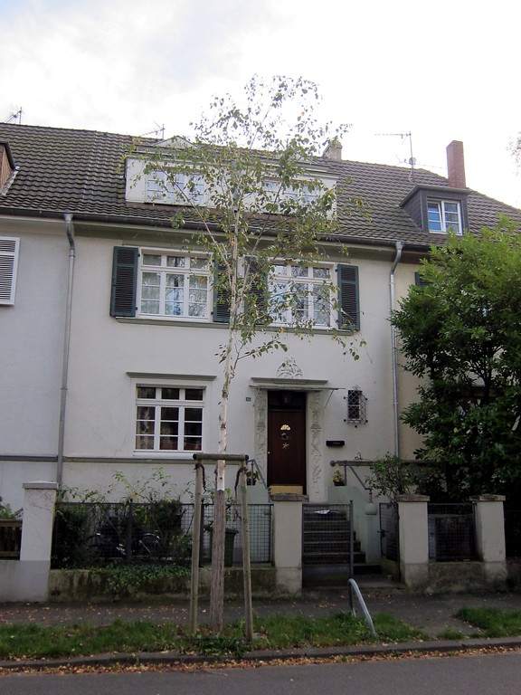 Frontansicht des Wohnhauses Coburger Straße 25 in Bonn (2014)