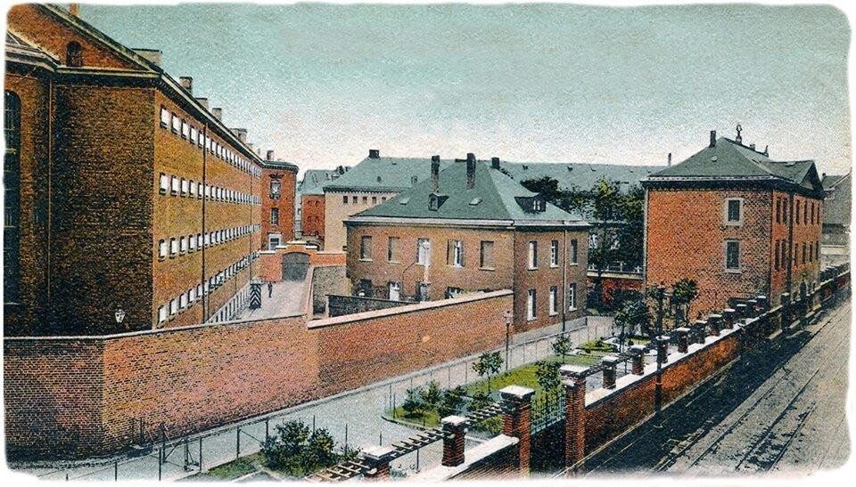 Historische Fotopostkarte mit Ansicht des Gefängnisses Klingelpütz in Köln (um 1905).