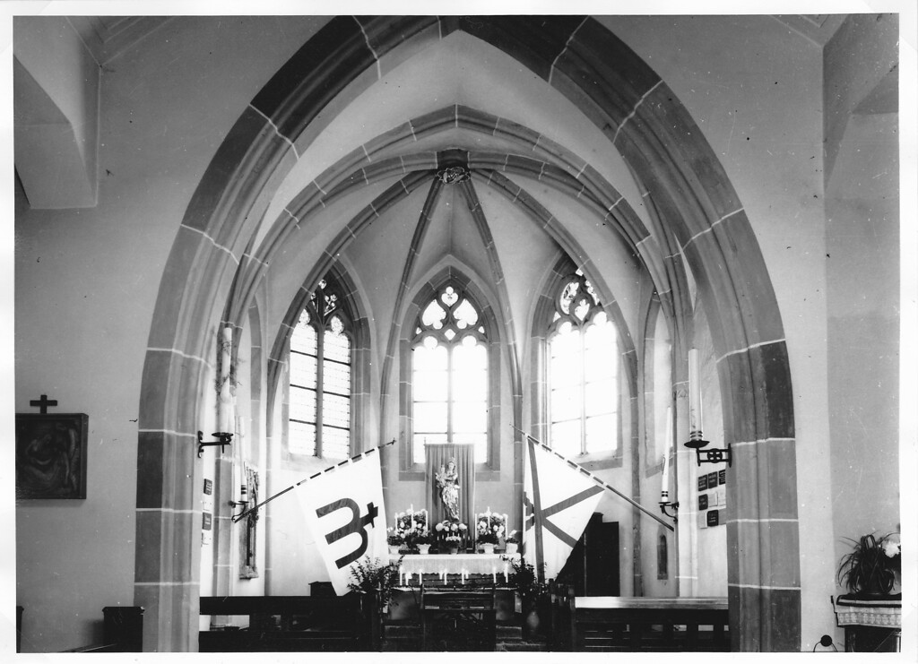 Gotische Marienkapelle in der Pfarrkirche Maria Geburt in Berglicht (um 1960)