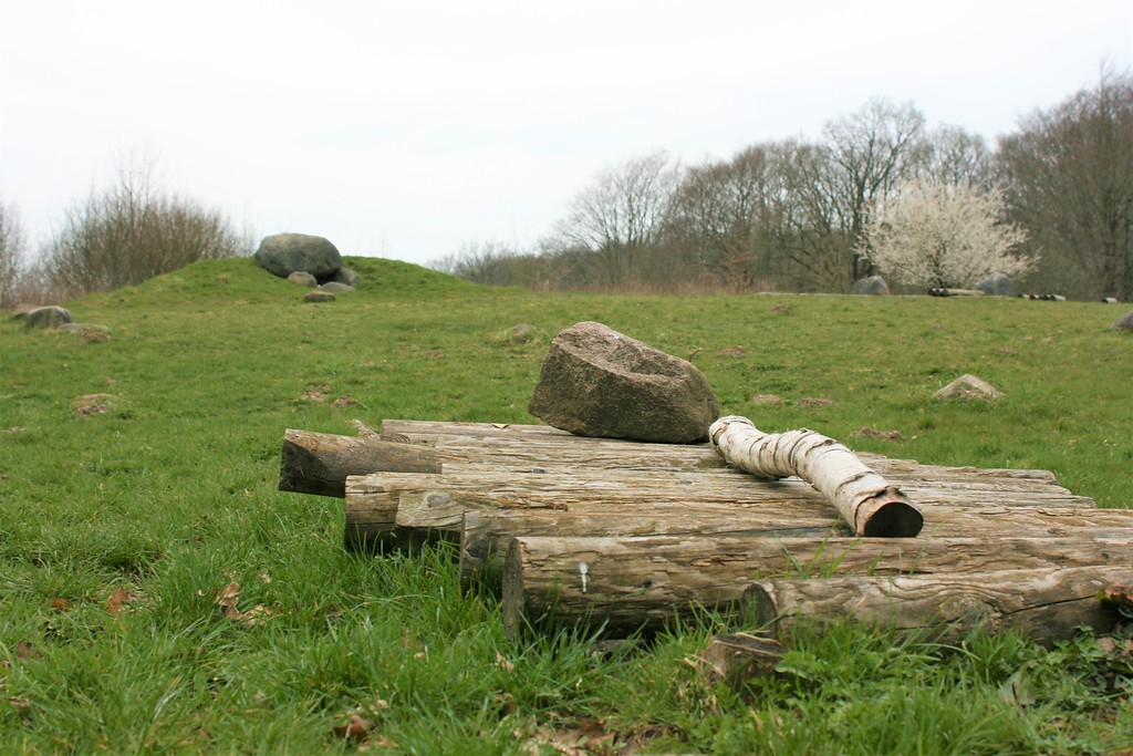 Nachbau des Großsteingrabs von Frestedt (2019)