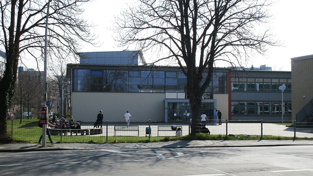 Schulgebäude des Friedrich-Ebert-Gymnasiums in Bonn-Gronau (2022).