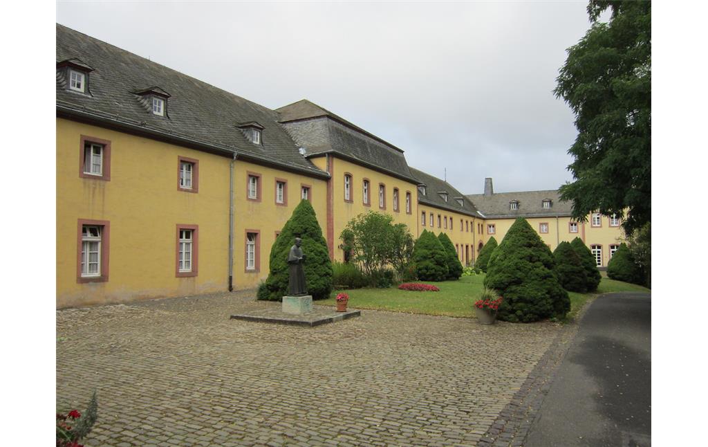 Wirtschaftshof von Kloster Steinfeld (2013).
